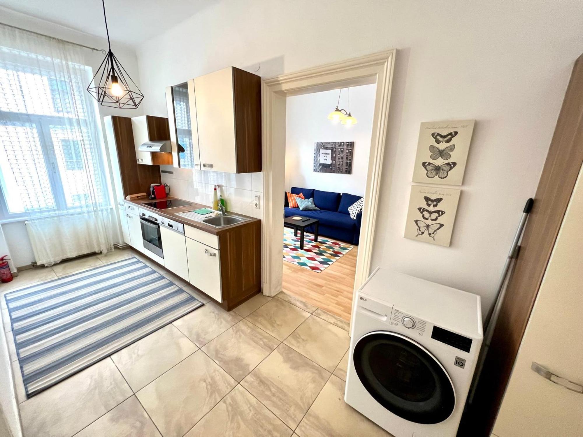 Cozy City Retreat - By Nahuen Suites Грац Екстериор снимка